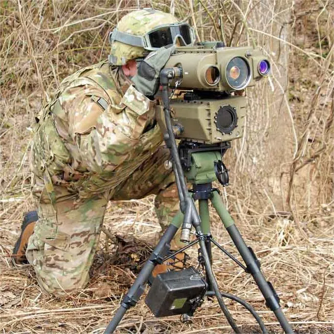 長距離レーザー距離計